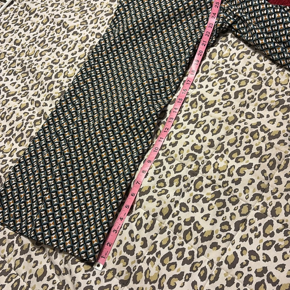 Geometric Patterned Cropped Pants - Picture 8 of 8